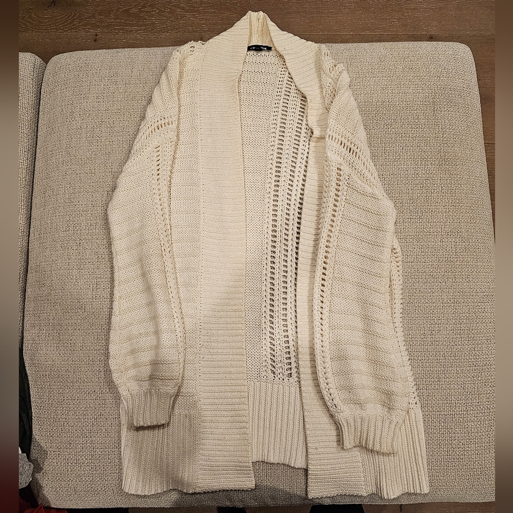 Express Medium Cream Knitted Sweater